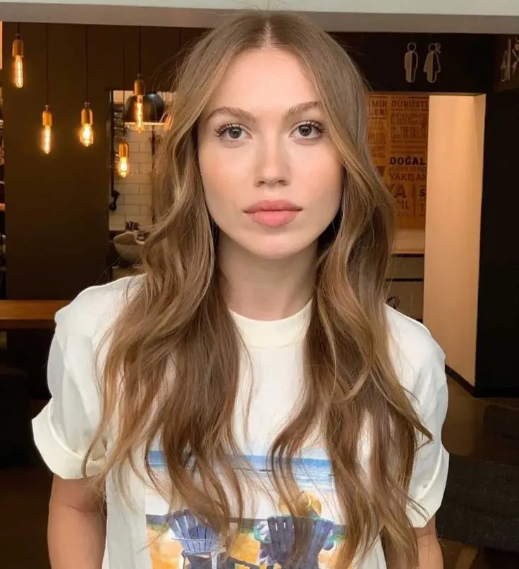 Soft Brunette Waves with Subtle Layers