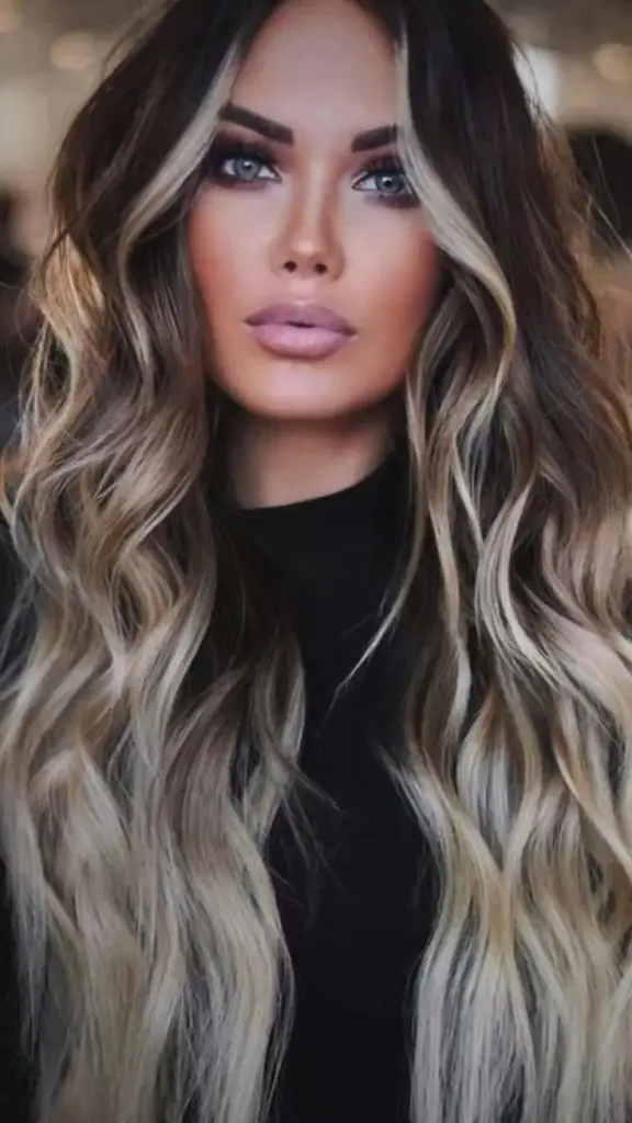 Flowing Waves with Cool Beige Undertones