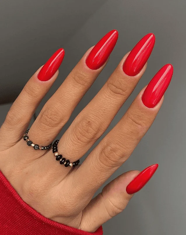 Glittery rose gold nails for Valentine's Day