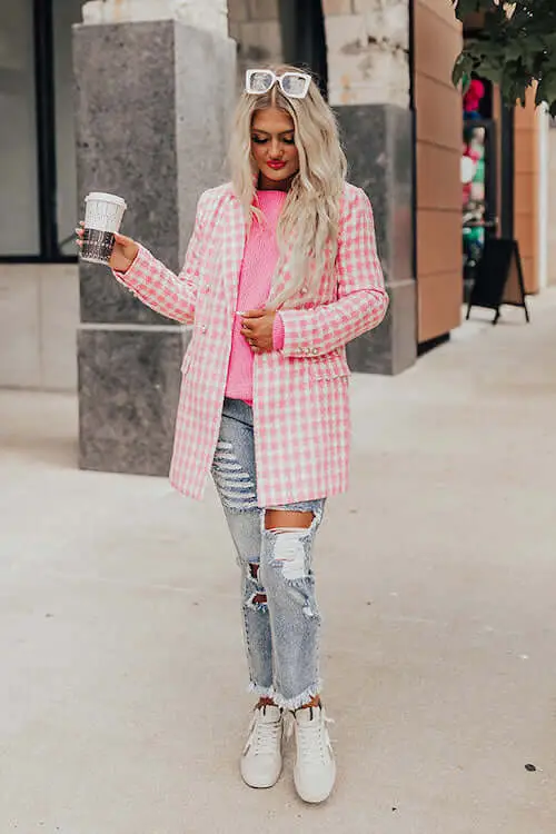 Street-Style Valentine's Outfit with Red Accents