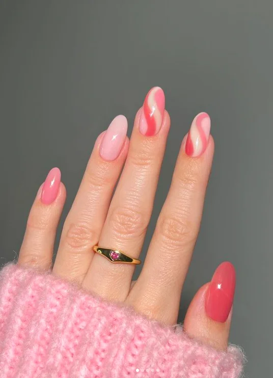 French Valentine’s Nails with Romantic Heart Tips
