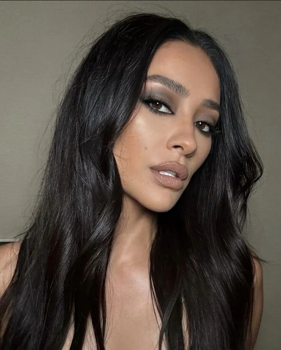 Soft Waves with Face-Framing Layers