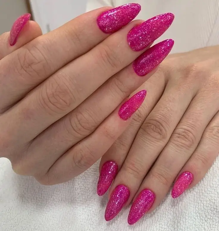 Pearlescent Mermaid-Inspired Valentine’s Day Nails