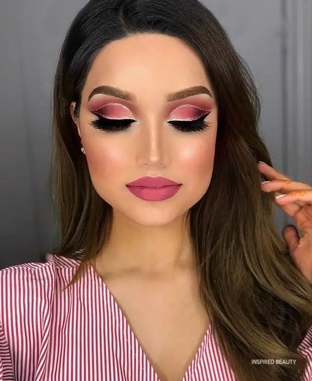 Dramatic Winged Look with a Twist