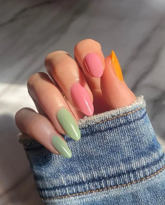 Pearl Accent Spring Nails for 2025