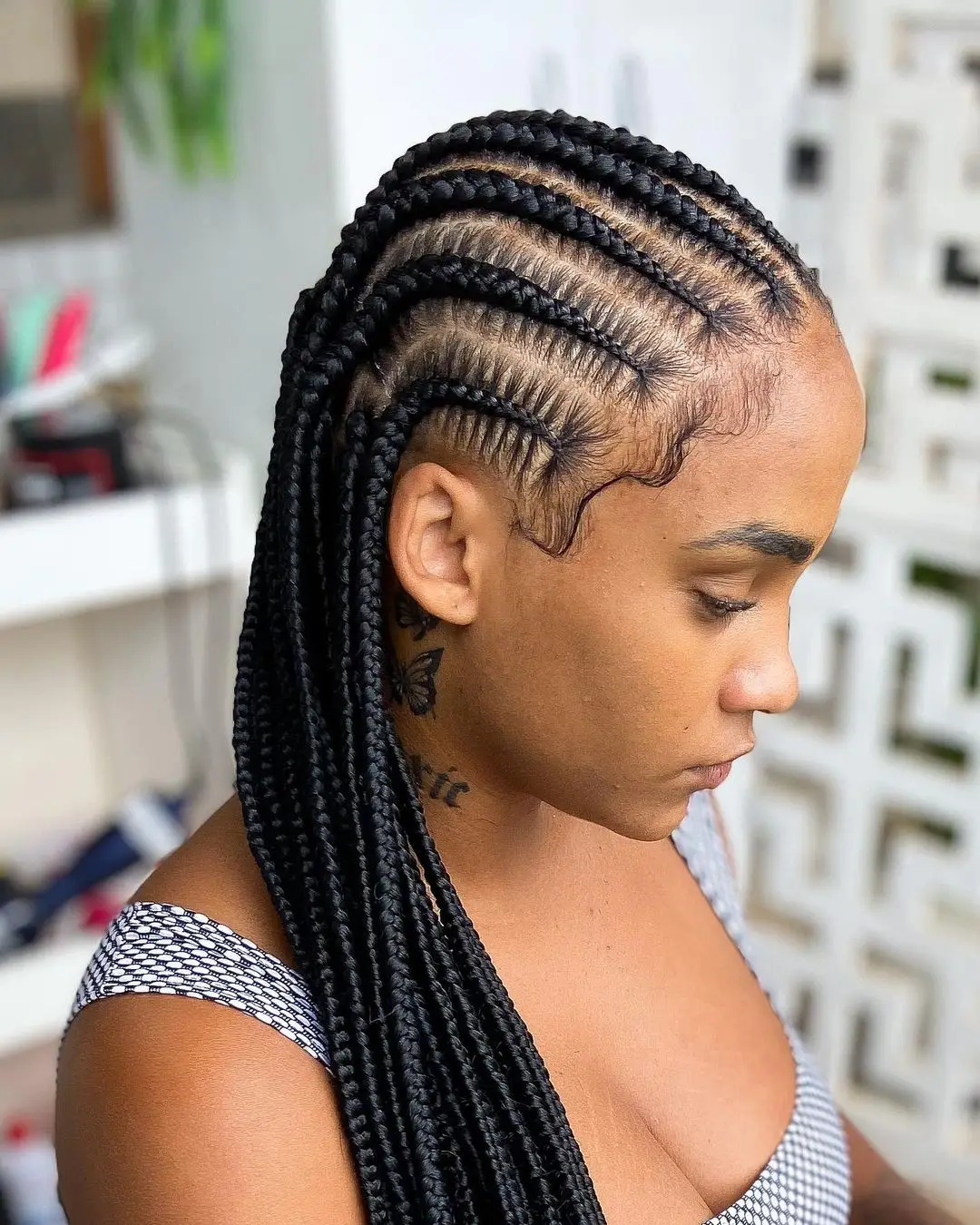 Chunky stitch cornrows in a bold design