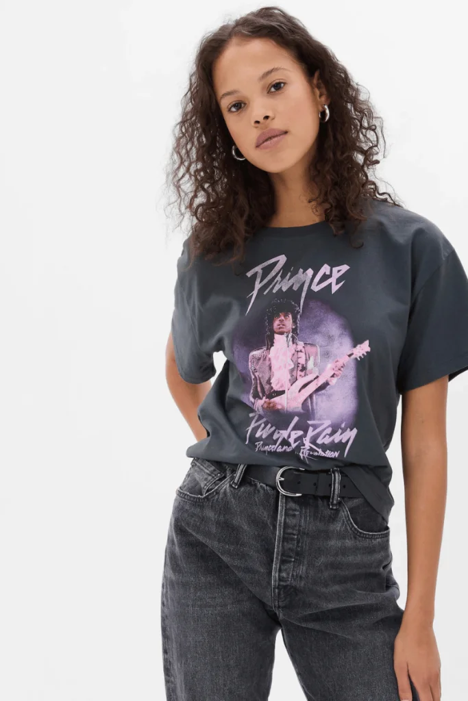 Sporty-Chic Graphic Tee Moment