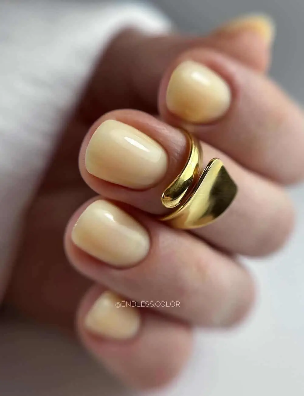 Playful Peach and Gold Accents