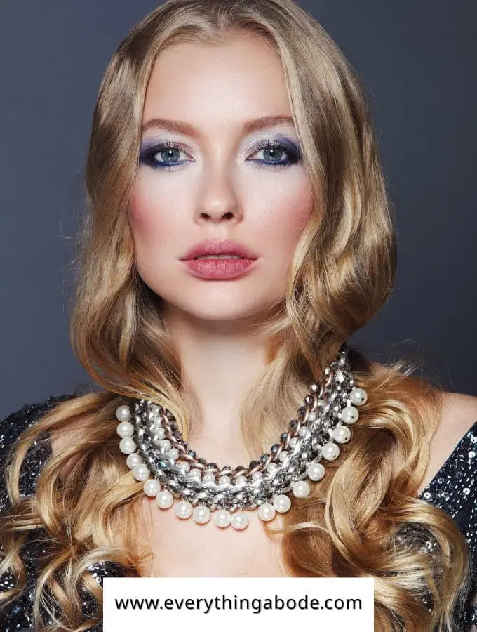 Chic Side-Swept Curls with Hair Clips