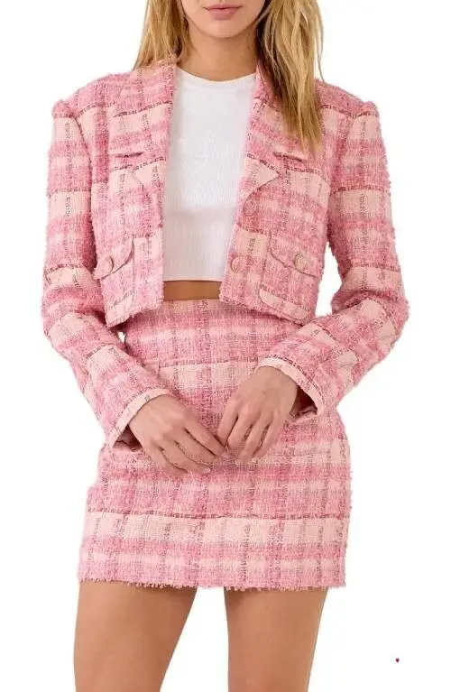 Playful Pink and White Contrast